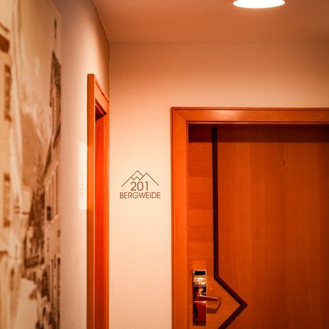 Der Sommer ist noch nicht vorbei

Sichere dir jetzt dein Appartement für die restliche Sommersaison und genieße die letzten Sommertage bei uns. ☀️