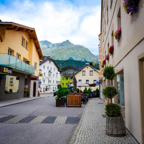 Das nächste Abenteuer ist nur wenige Schritte entfernt. ⛰️✨

Direkt von unserem Aparthotel aus könnt ihr Nauders und die beeindruckende Bergwelt entdecken – einfach rausgehen, losziehen und besondere Urlaubsmomente sammeln. 🤍